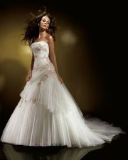 Продам свадебное платье от Benjamin Roberts №911