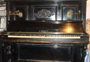 Анитикварное пианино