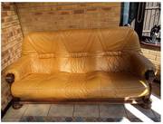 Продам кожаный трехместный диван из Великобритании