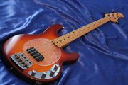 Бас-гитара Music Man Cherry Sunburst 1987 Made in USA