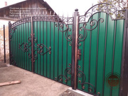 Ворота распашные кованые с профнастилом  и калиткой 